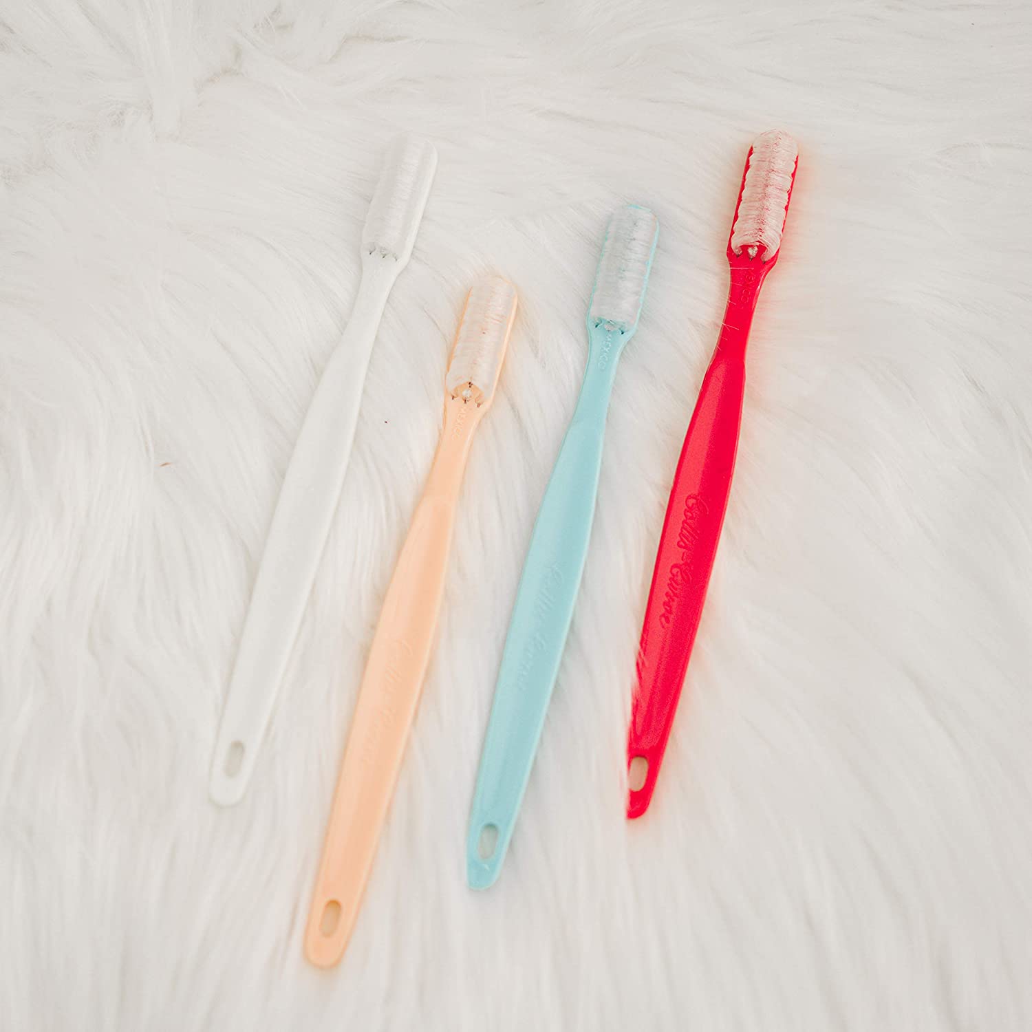 Collis-Curve Soft Toothbrush 4 pack