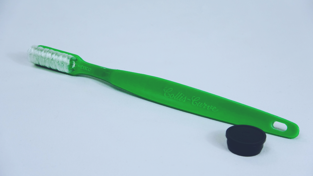 Collis-Curve medium toothbrush